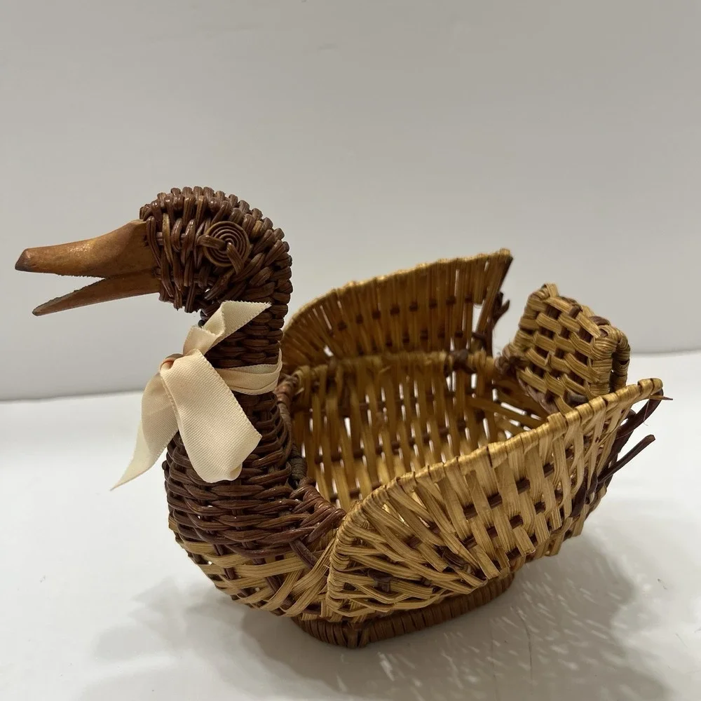 Vintage Hand-Woven Wicker Mini Duck Basket Ribbon Bow 5x5.5